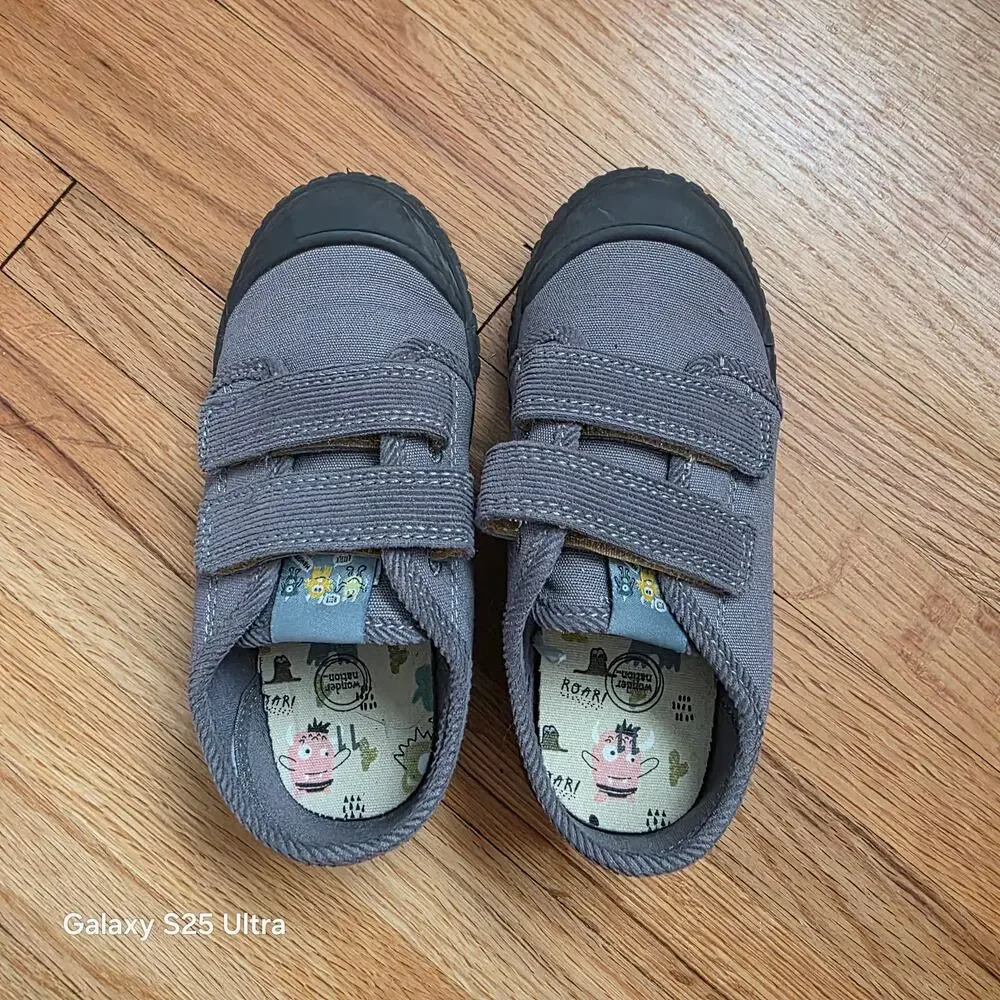 NWOT Wonder Nation gray canvas, velcro closure slip on‎ sneakers sz 11